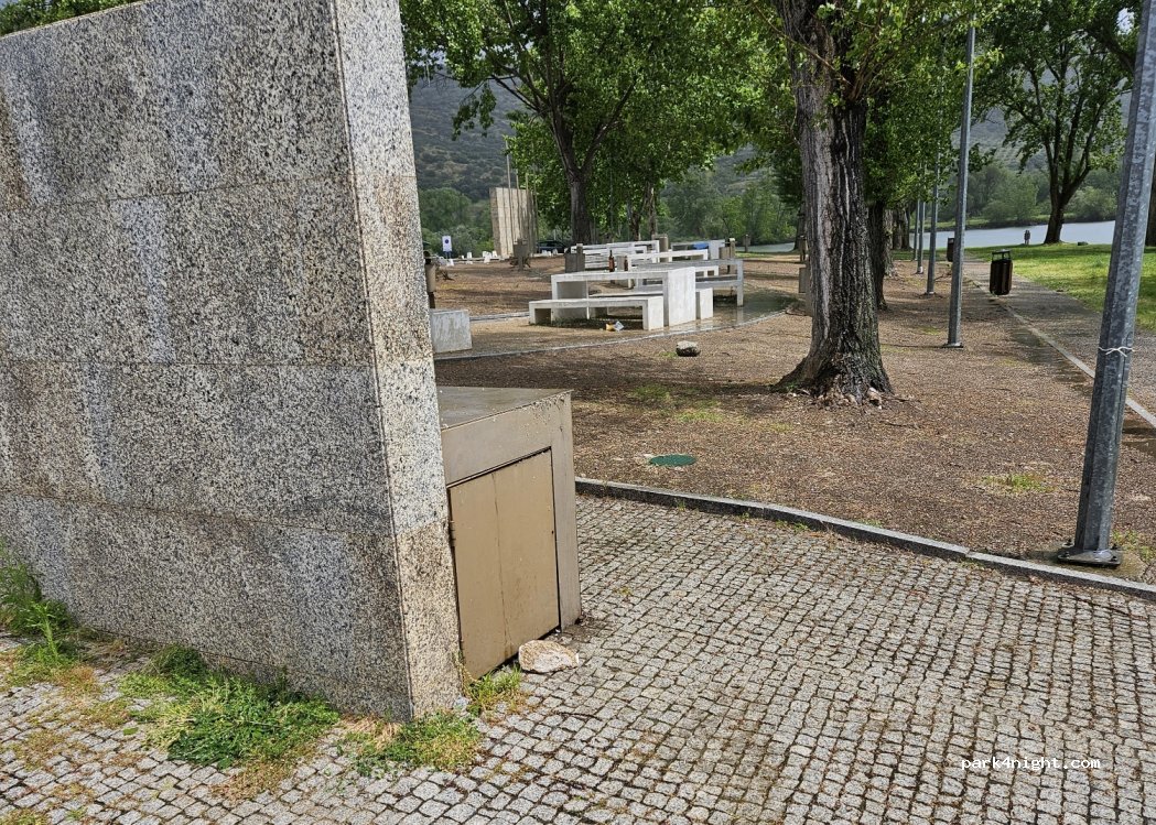 (5160-035) Foz do Sabor - Rua da beira rio — foto 4