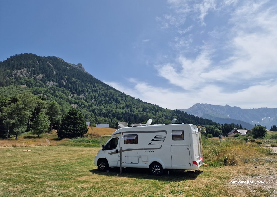 Aire de camping-cars de l'Alpe du Grand Serre | La Morte — foto 2