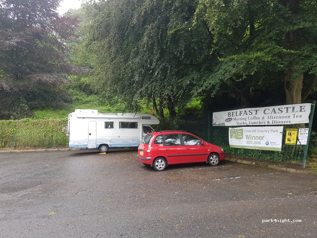 (BT15 5GR) Belfast - Antrim Rd — foto