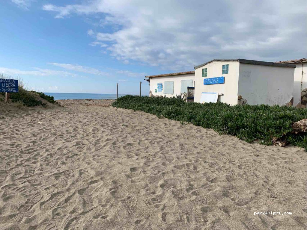 (01016) Sant'Agostino - Unnamed Road — foto 2