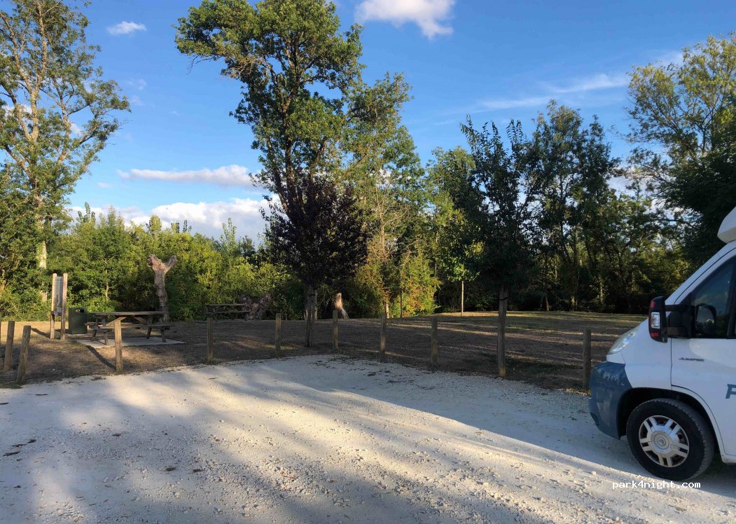 (16300) Barbezieux-Saint-Hilaire - 758 Route de Jonzac — foto 2