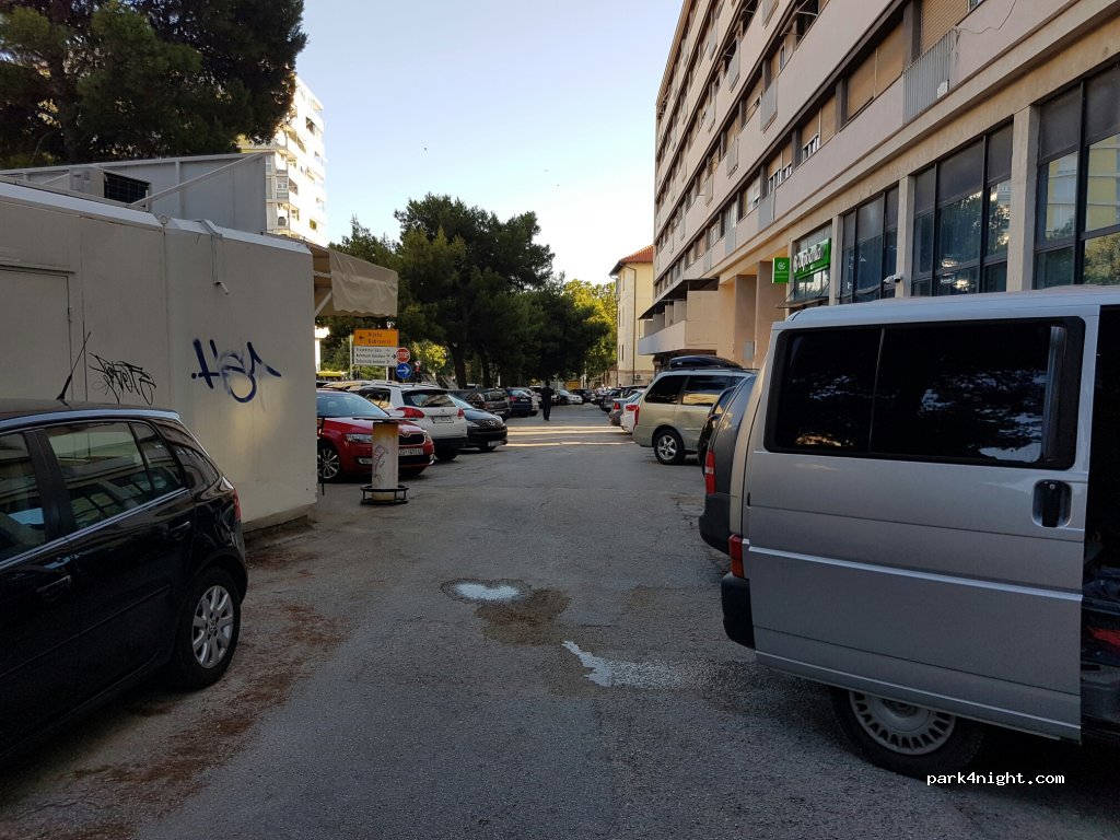 (21000) Split - 5 Slobode ulica — foto 2
