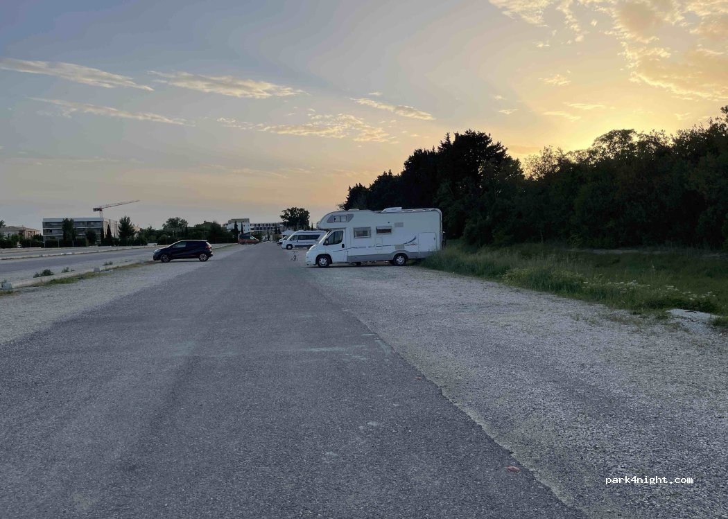 (84170) Monteux - 800 Allée de Beaulieu — foto 3