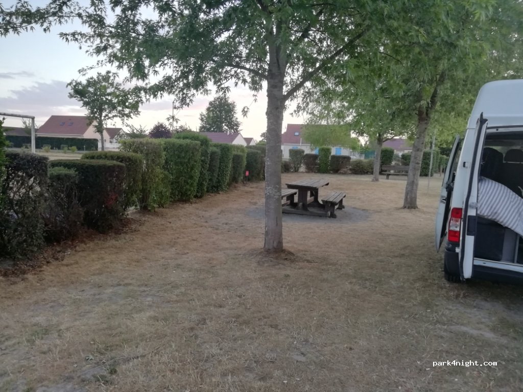 (03340) Montbeugny - 62 D12 — foto