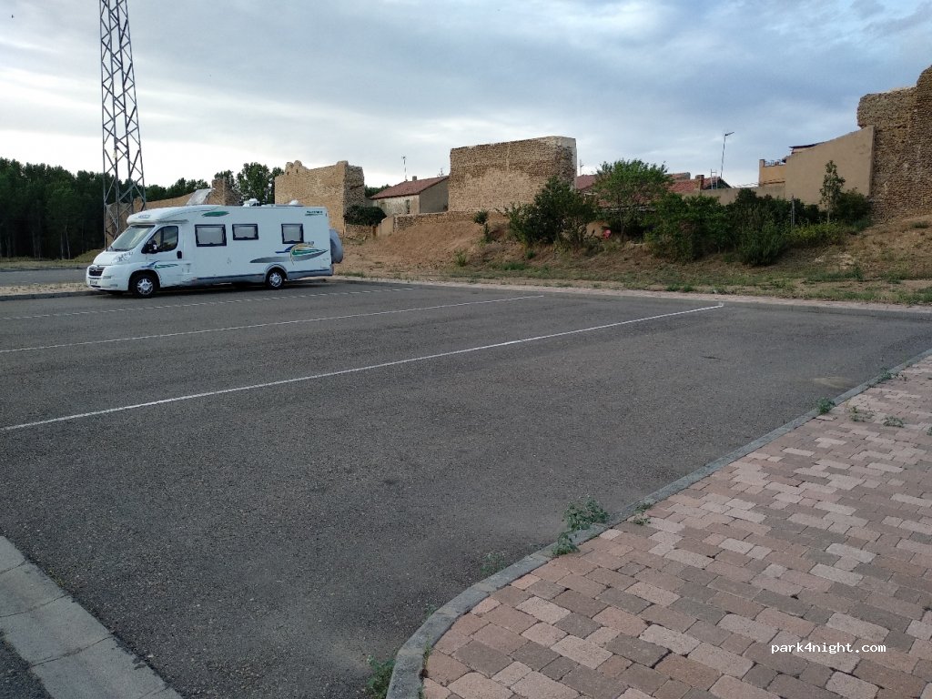 (24210) Mansilla de las Mulas - 3 Calle Muralla — foto