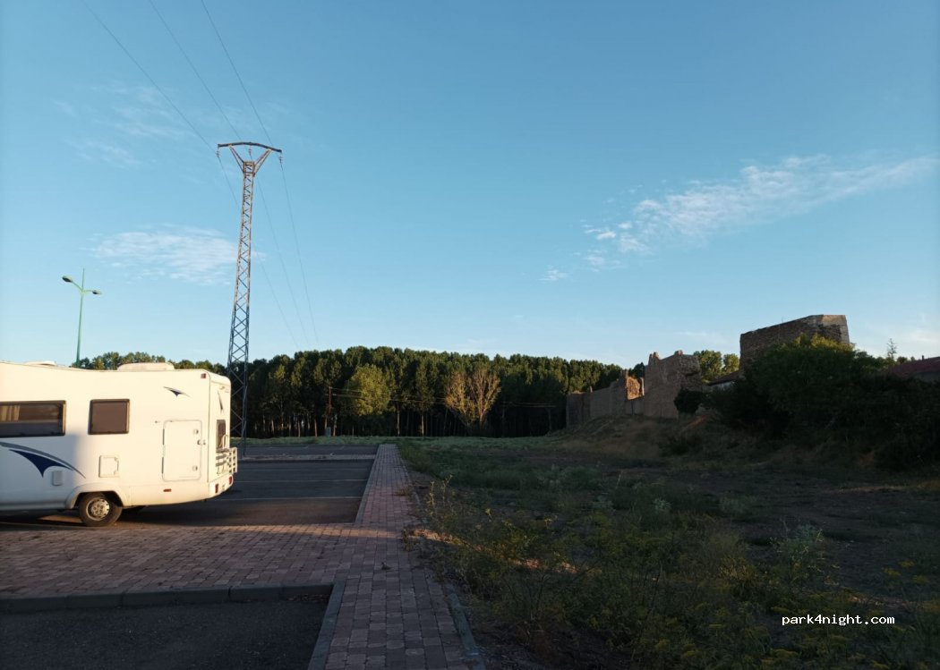 (24210) Mansilla de las Mulas - 3 Calle Muralla — foto 3