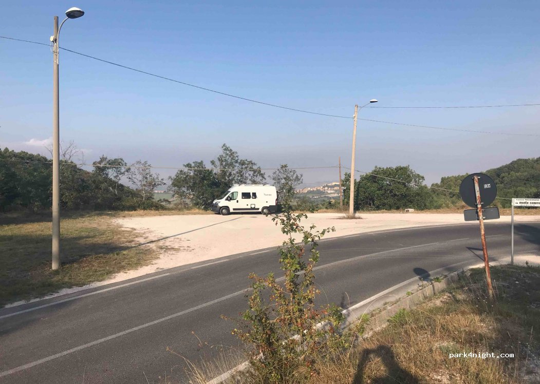 (60129) Ancona - 46 Strada Provinciale del Conero — foto