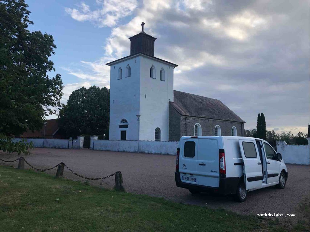 (262 92) Ängelholm - 220 Välingevägen — foto