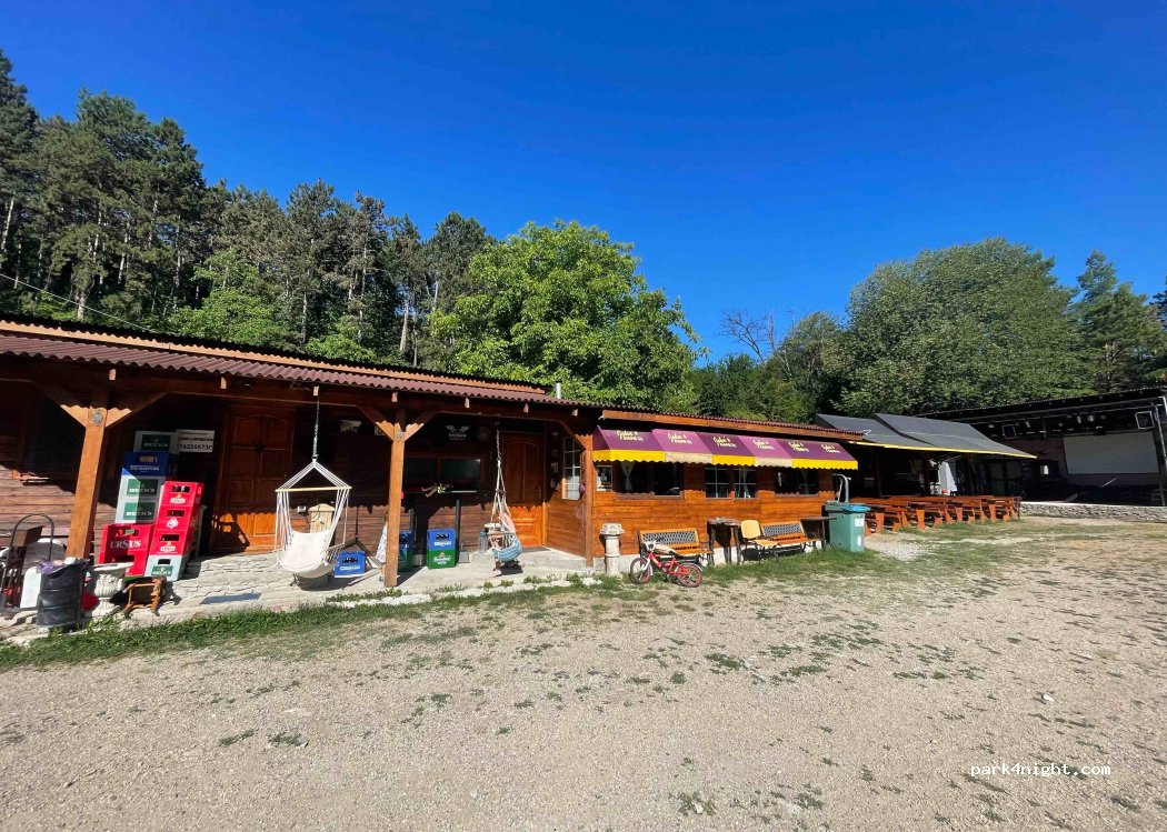 Camping La Cetate. — foto