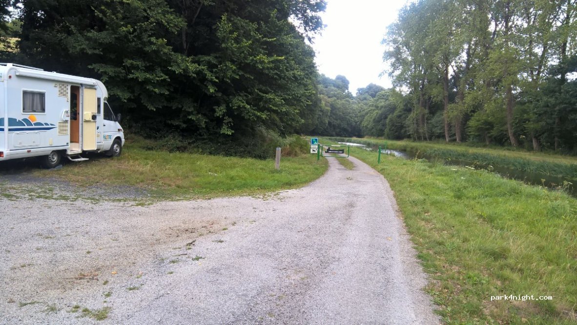 (29270) Carhaix-Plouguer - Roche Caër — foto 2