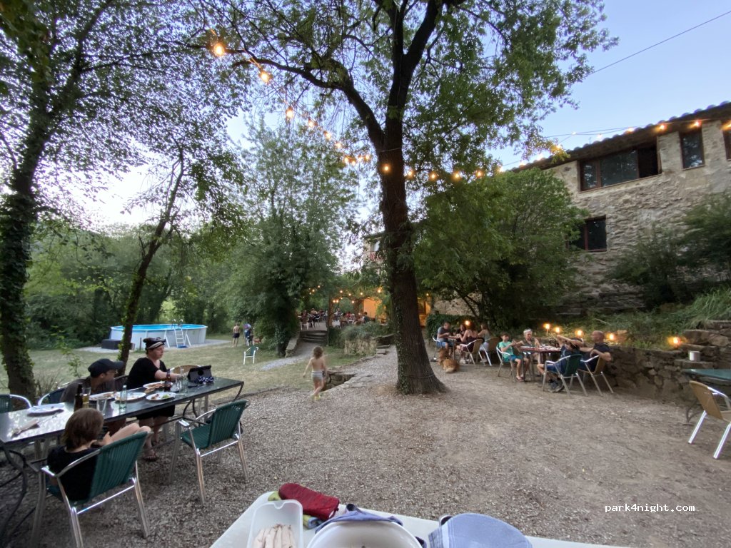 Can Banal - camping rural y alojamiento — foto 2
