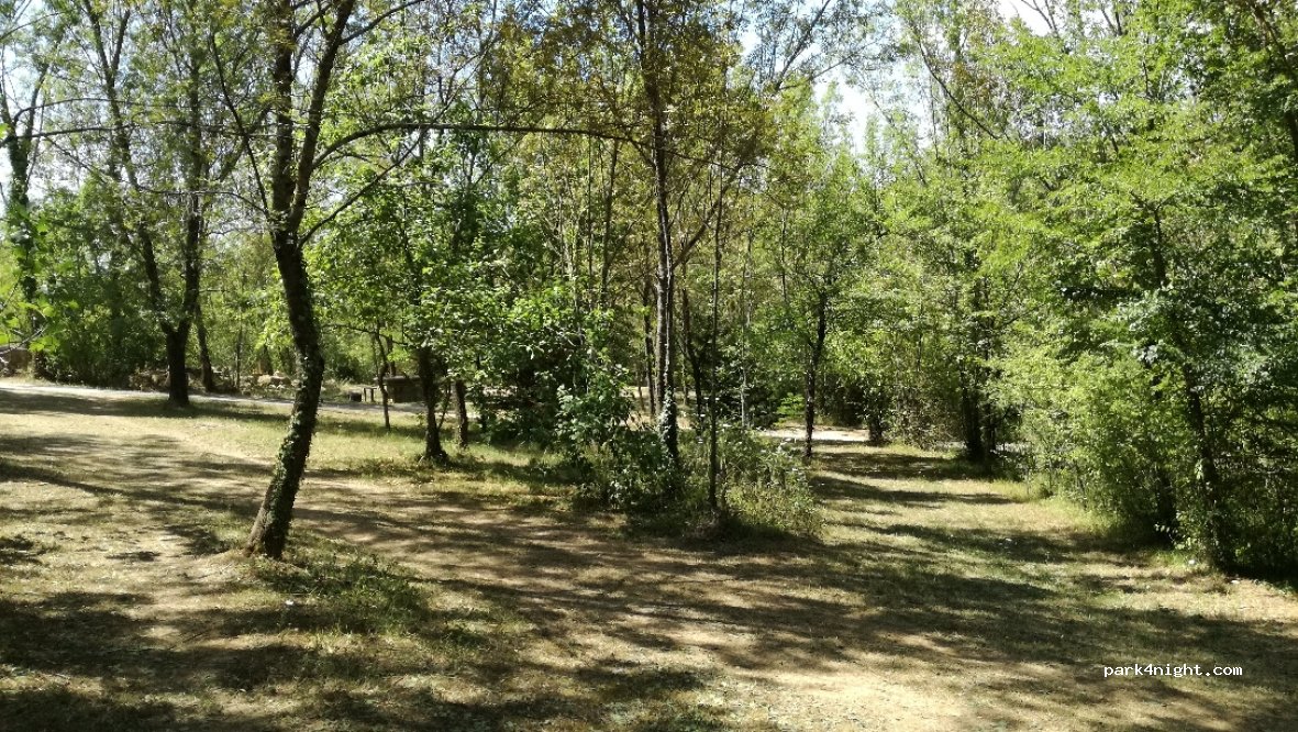 Can Banal - camping rural y alojamiento — foto 3