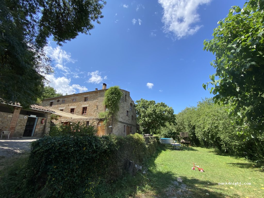 Can Banal - camping rural y alojamiento — foto 4