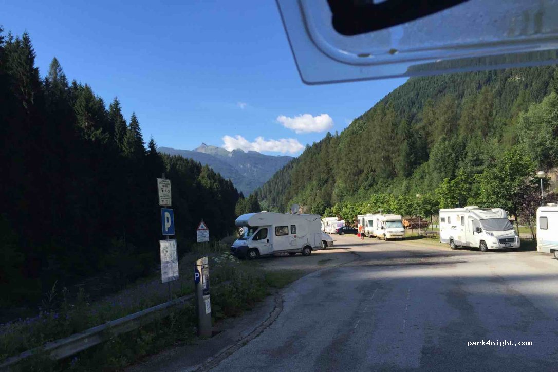 Area Sosta Camper Predazzo — foto
