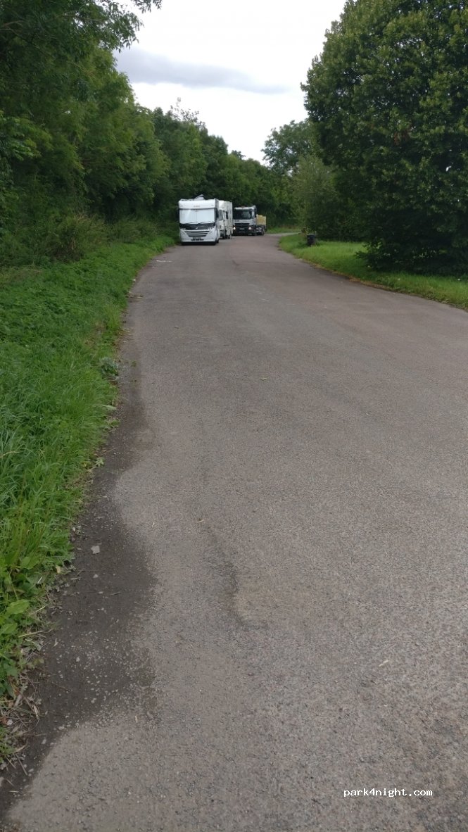 (GL7 3QJ) Lechlade - A361 — foto