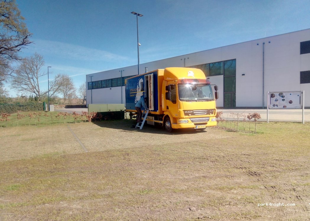 Wohnmobil-Stellplatz am Lohneum — foto