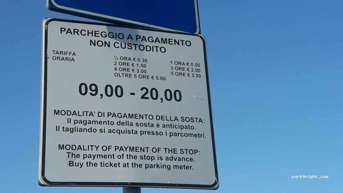 (08048) Tortolì - Via San Lussorio — foto