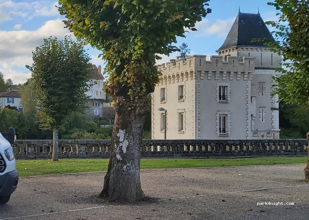 (24300) Nontron - 11 Avenue du Général Leclerc — foto 3