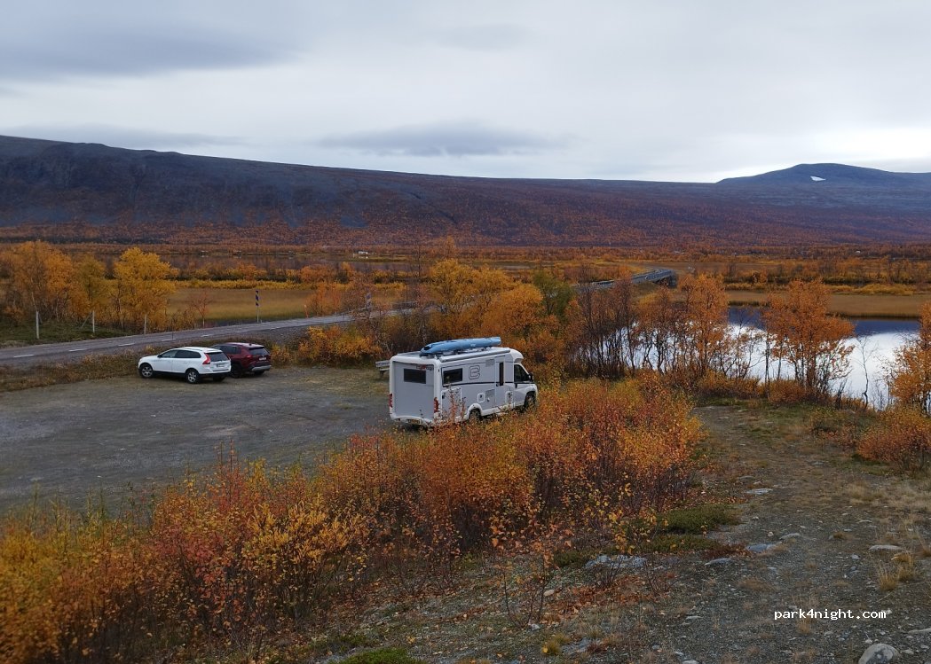 (981 99) Nikkaluokta - Unnamed Road — foto 3