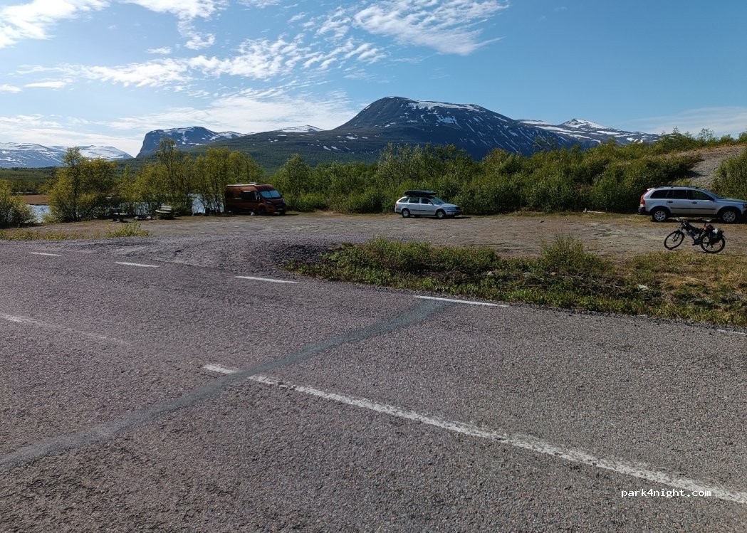 (981 99) Nikkaluokta - Unnamed Road — foto 4