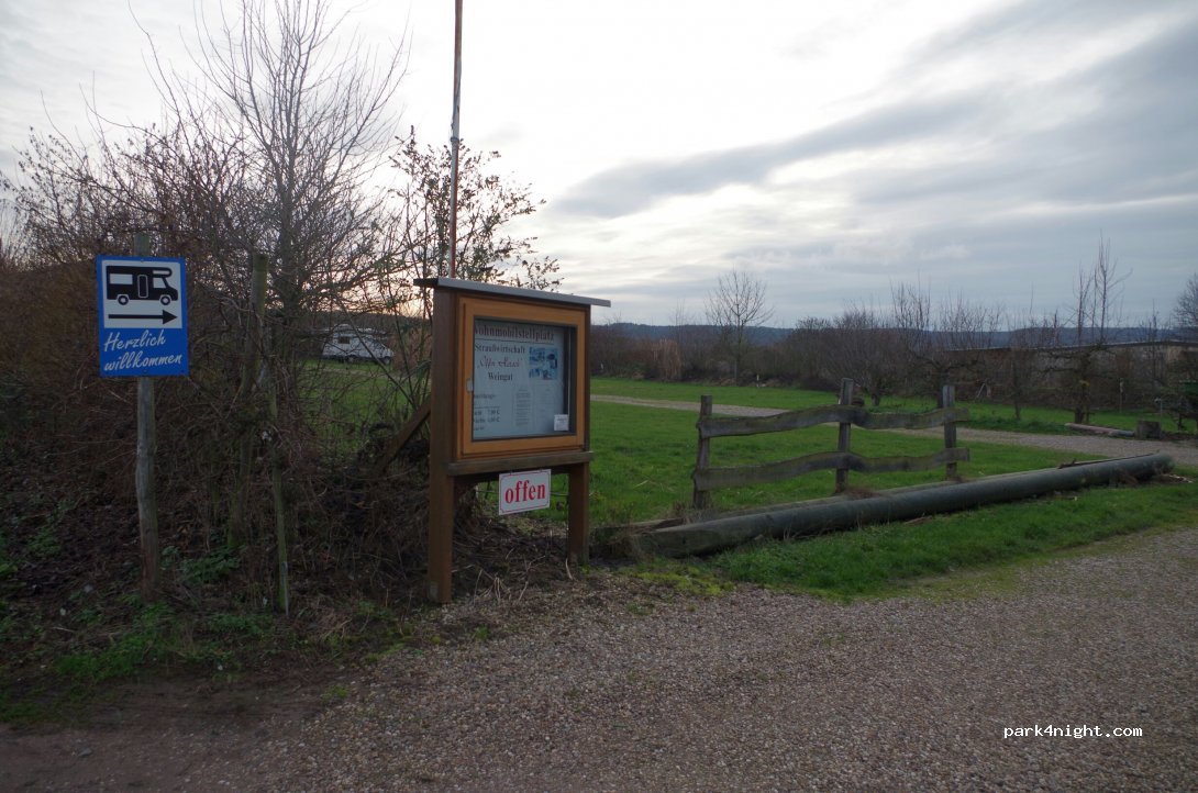 Wohnmobilstellplatz Offm Herach — foto