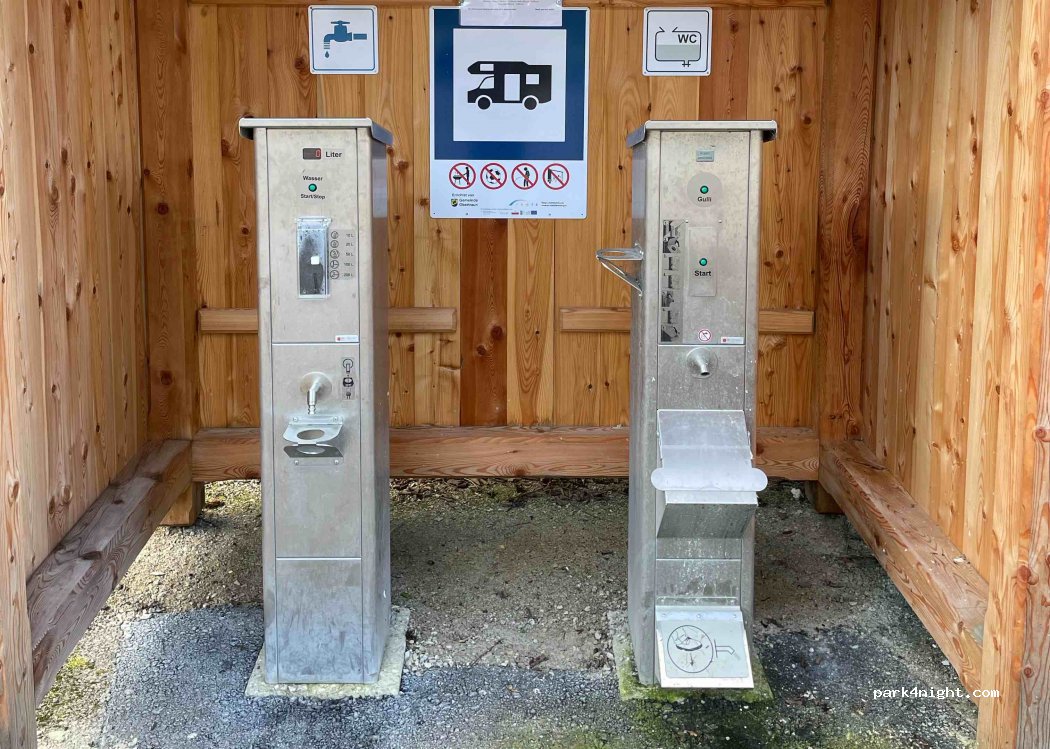 Wohnmobilstellplatz Obertraun — foto