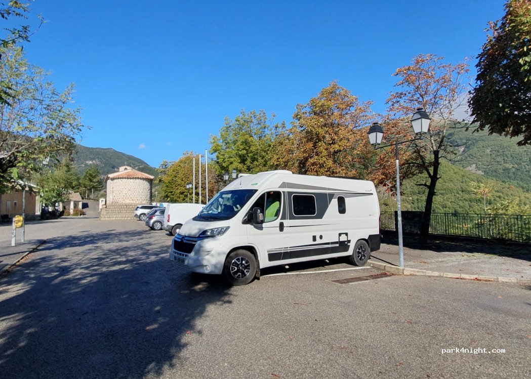 (04320) Castellet-lès-Sausses - D660 — foto 3
