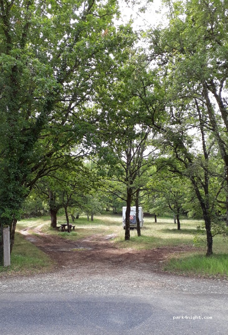 (46160) Marcilhac-sur-Célé - D17 — foto