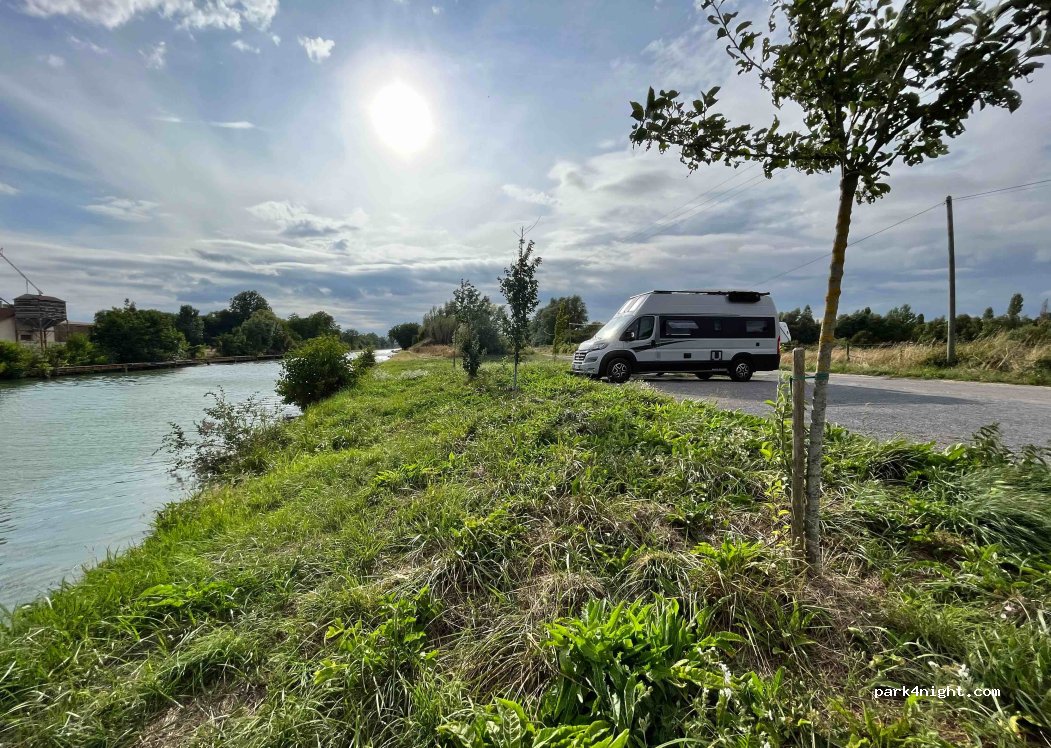 Aire communale camping-car de Maizy — foto
