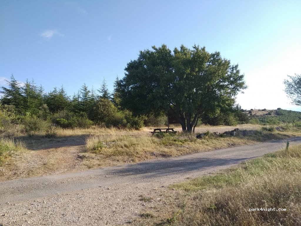 (34600) Faugères - Unnamed Road — foto 3
