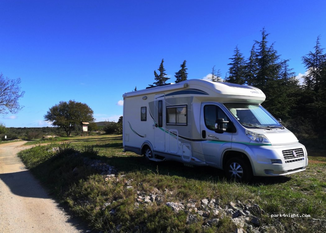 (34600) Faugères - Unnamed Road — foto 4