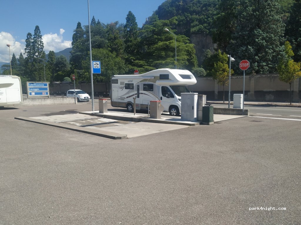 Area scarico Camper - Bolzano Cimitero — foto