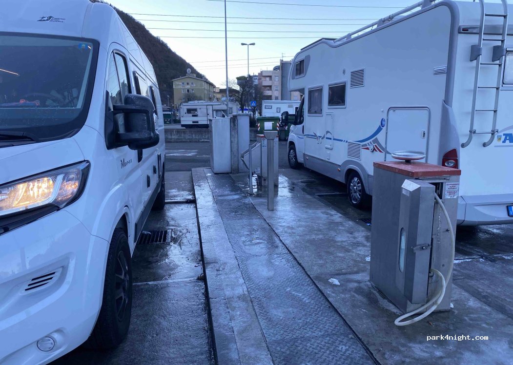 Area scarico Camper - Bolzano Cimitero — foto 5