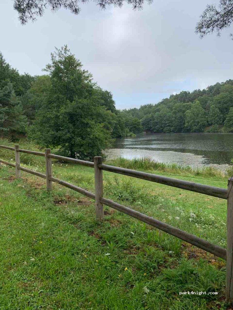 Camping OnlyCamp du Lac des Vergnes — foto