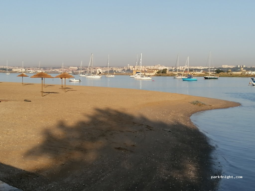 (2840-520) Seixal - 1 Praça Mártires da Liberdade — foto 2