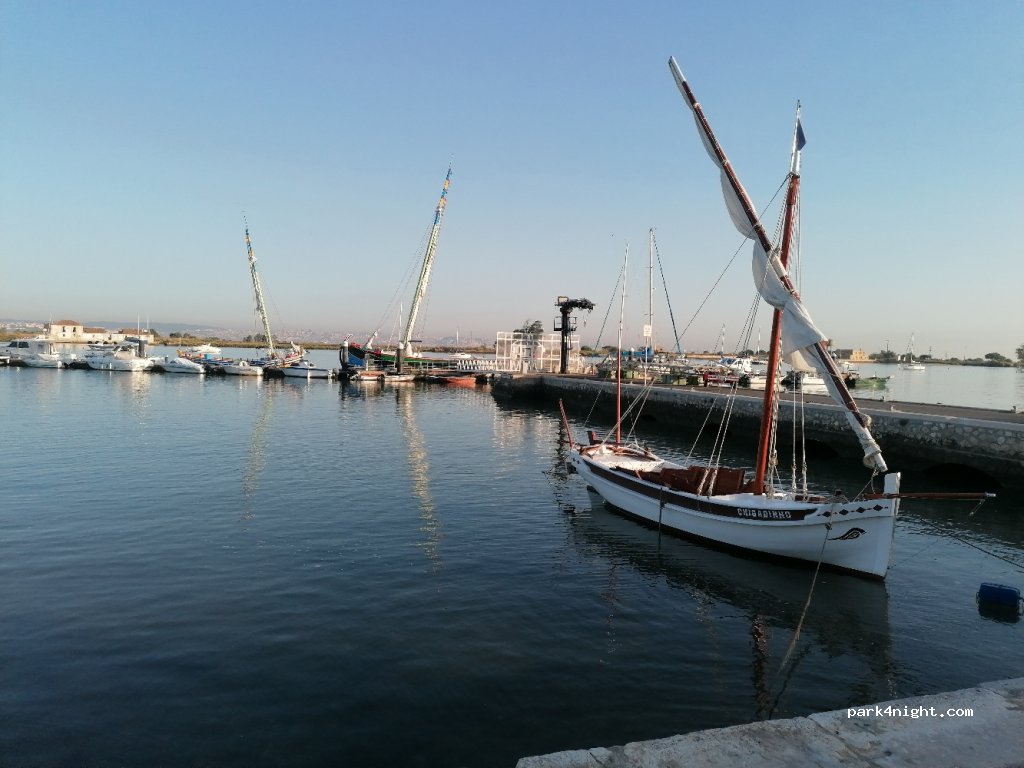 (2840-520) Seixal - 1 Praça Mártires da Liberdade — foto 3