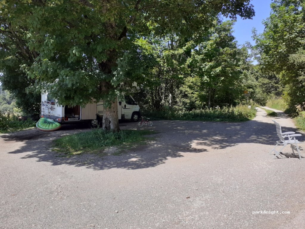 (2052) Fontaines - 11 Route de la Vue-des-Alpes — foto