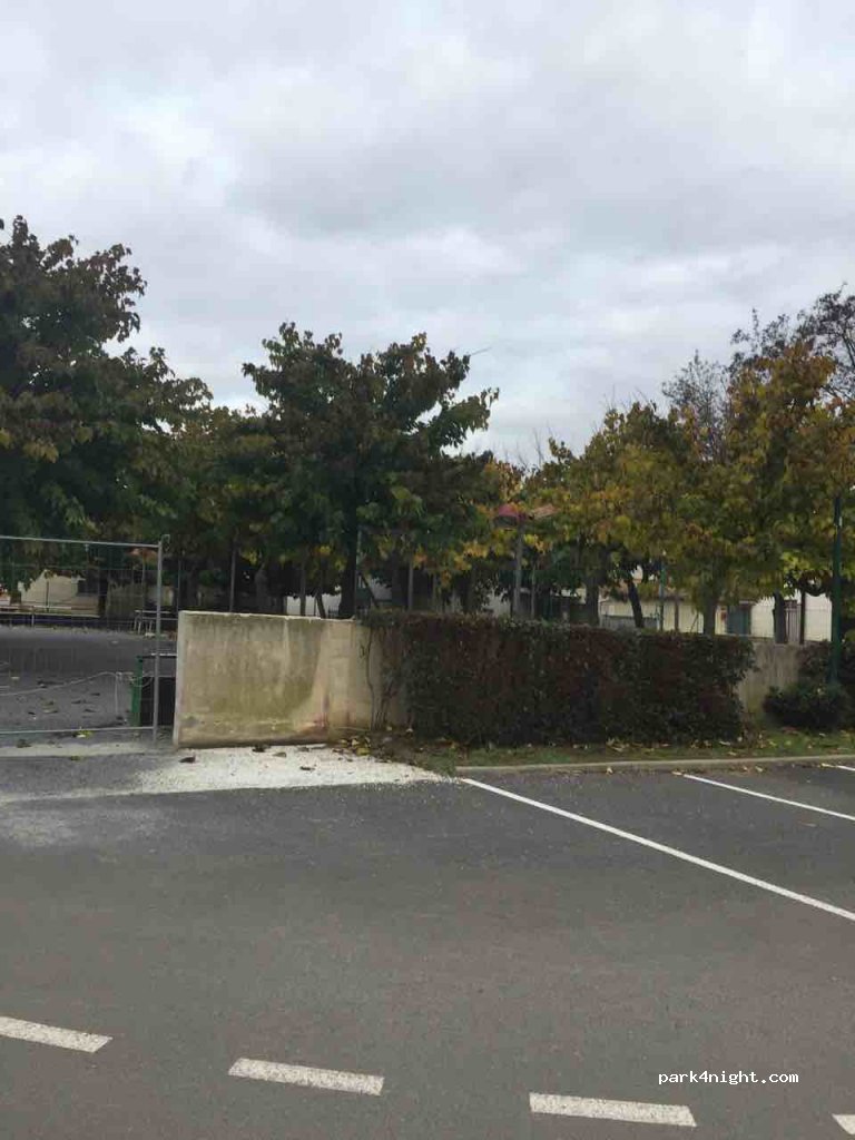 (11800) Trèbes - 1 Avenue Pierre Curie — foto 2