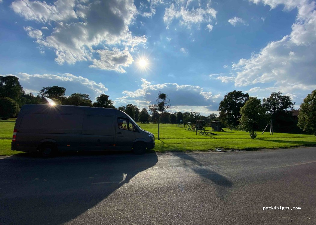 (GU28 9NN)  - 267B Hampers Common Industrial Estate — foto