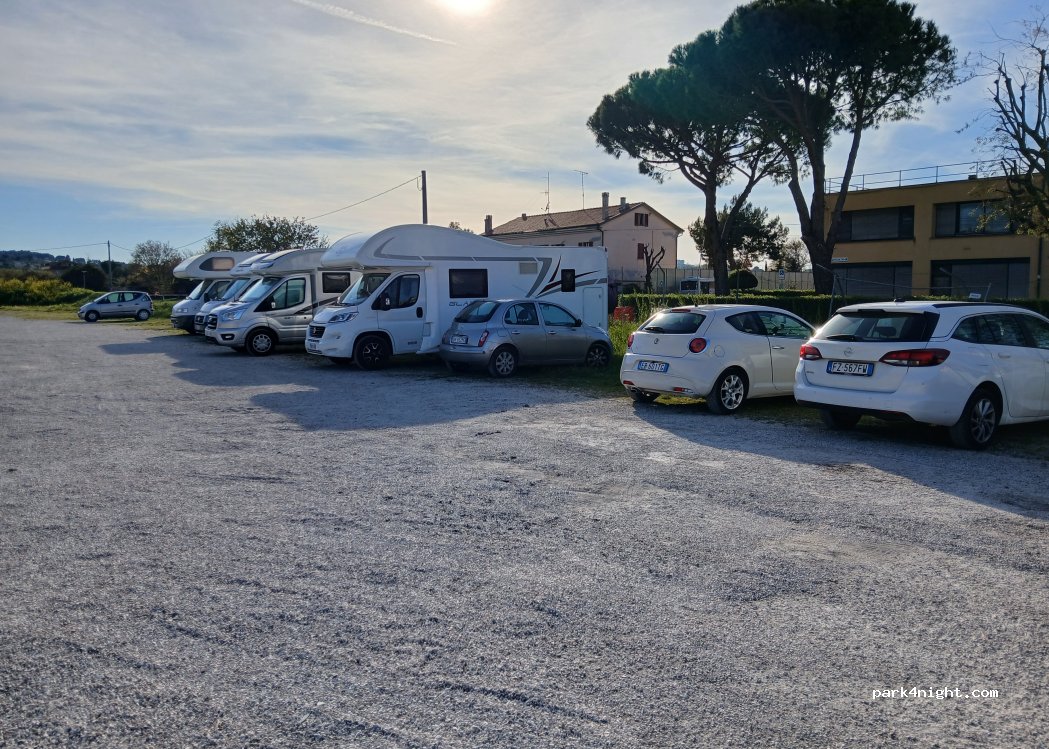 (60019) Senigallia - 271 Via Raffaello Sanzio — foto 2
