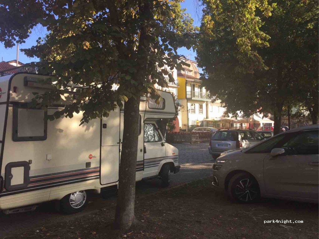 (5400-524) Chaves - 22 Alameda Trajano — foto