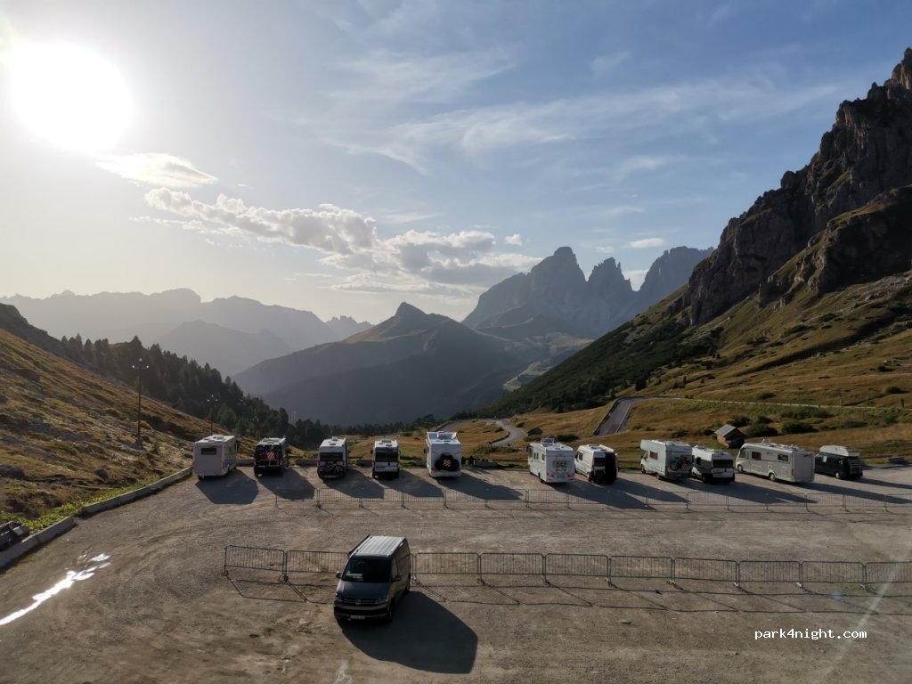 () Passo Pordoi - Strada Statale N. 48 — foto
