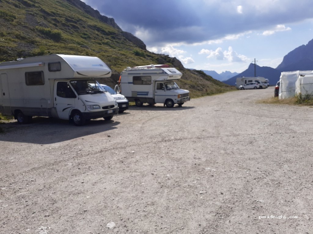 () Passo Pordoi - Strada Statale N. 48 — foto 2