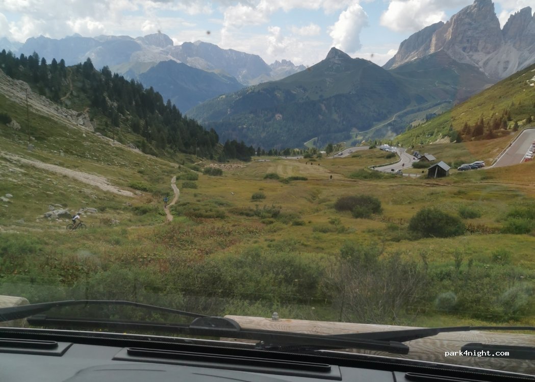 () Passo Pordoi - Strada Statale N. 48 — foto 3