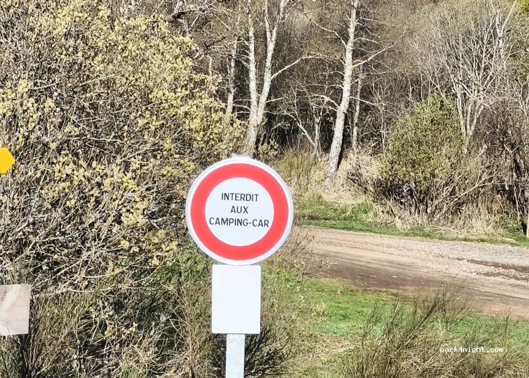 (63610) Compains - Unnamed Road — foto 4