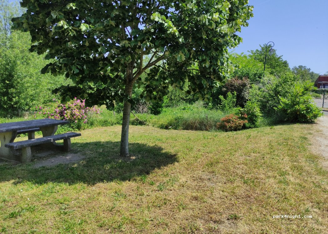 (41350) Huisseau-sur-Cosson - 1A Place de la Mairie — foto