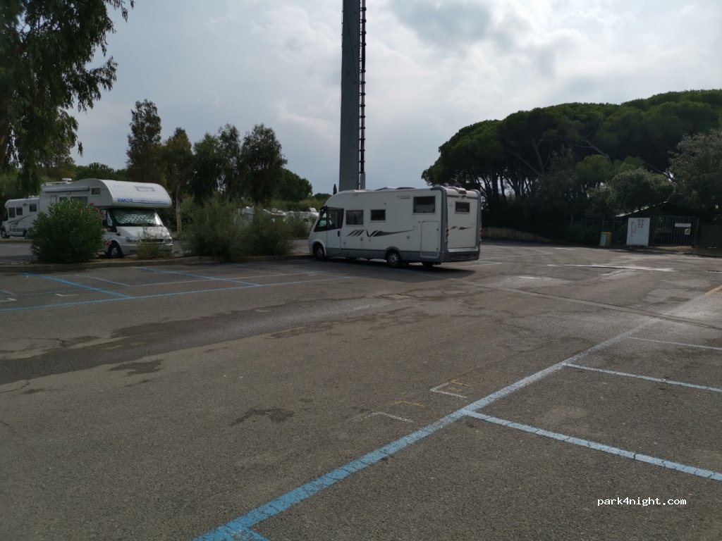 (57020) Marina di Bibbona - 1 Piazza dei Ciclamini — foto