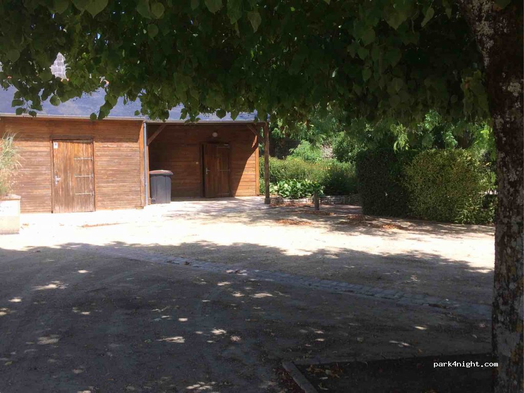(49700) Doué-en-Anjou - 5 Place de l'Église — foto