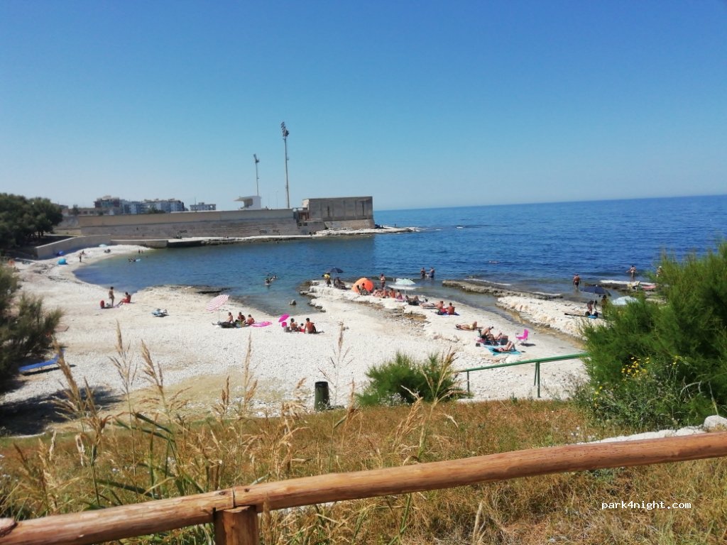 (70056) Molfetta - 778 Strada Statale 16 — foto