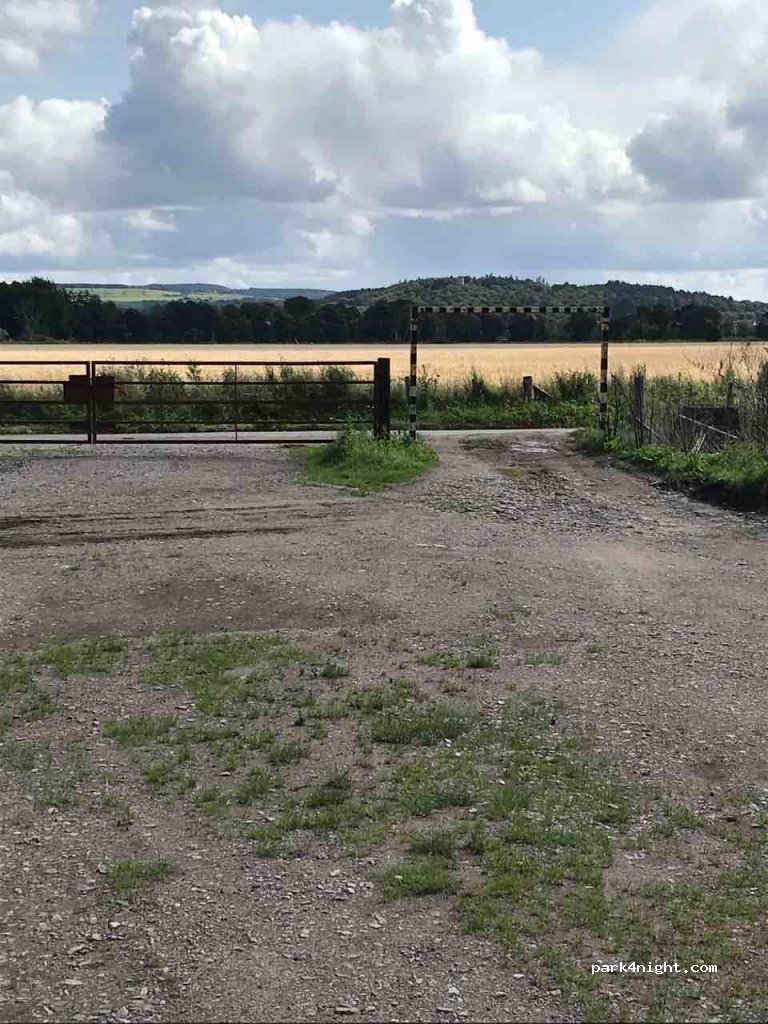 (IV36 3TN)  - Unnamed Road — foto